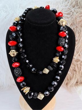 Elegant Black and Red Beaded Long Chunky Necklace